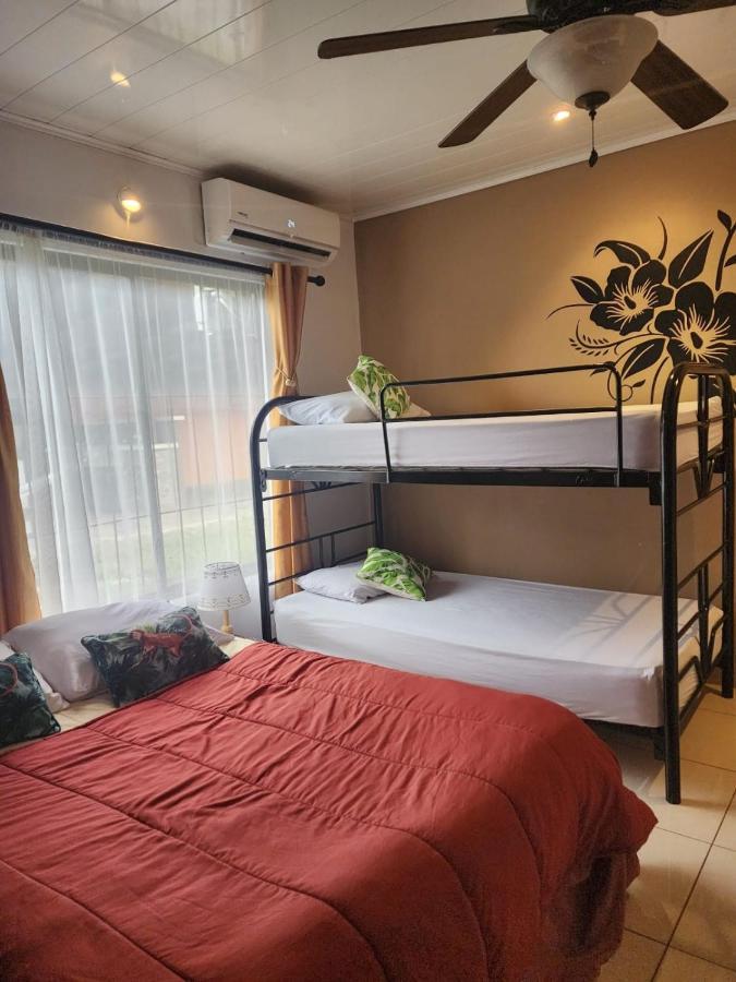 Elegant Villa In La Fortuna With Spacious Backyard Plus Very Private Pool & Parking エクステリア 写真